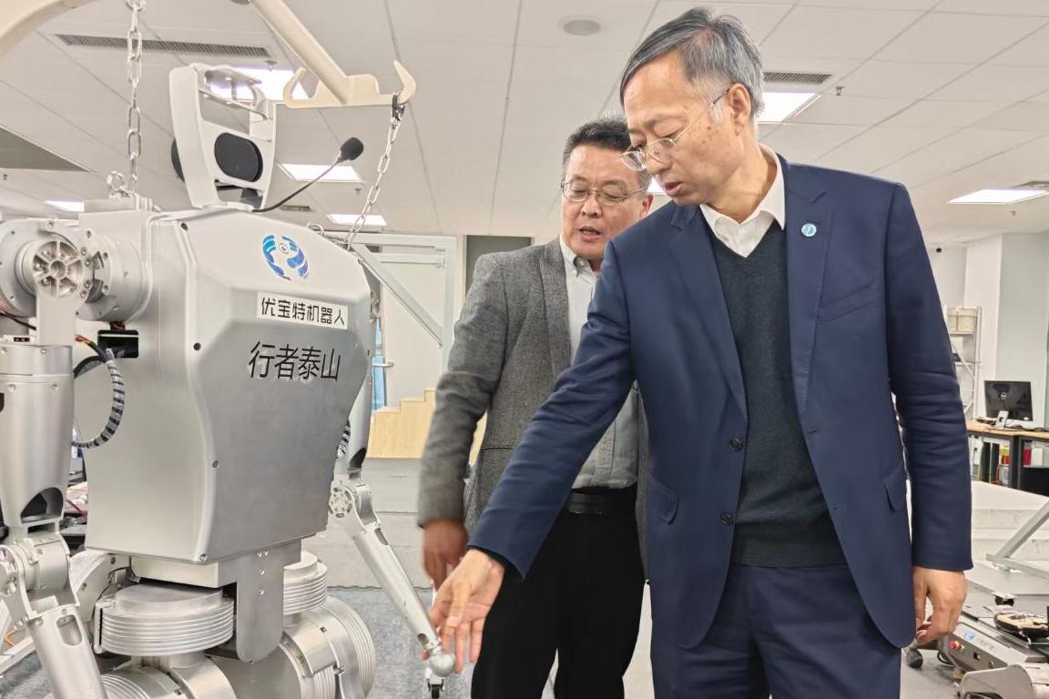 遼寧大學黨委書記、中國工程院院士潘一山，蒞臨優寶特指導工作
