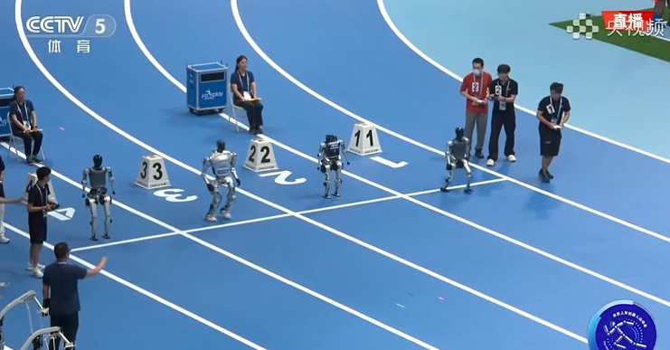 央視媒體報道優寶特“行者泰山”在2025世界人形機器人運動會上的精彩表現